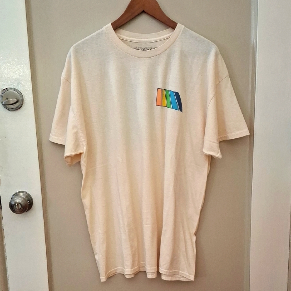 Free & Easy Cream Graphic Tee_1